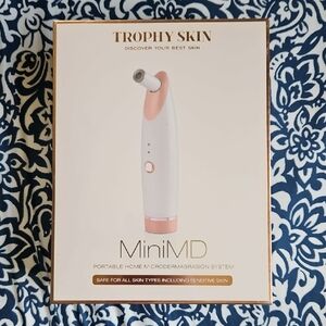 Trophy Skin MiniMD Microdermabrasion Tool - White and Pink